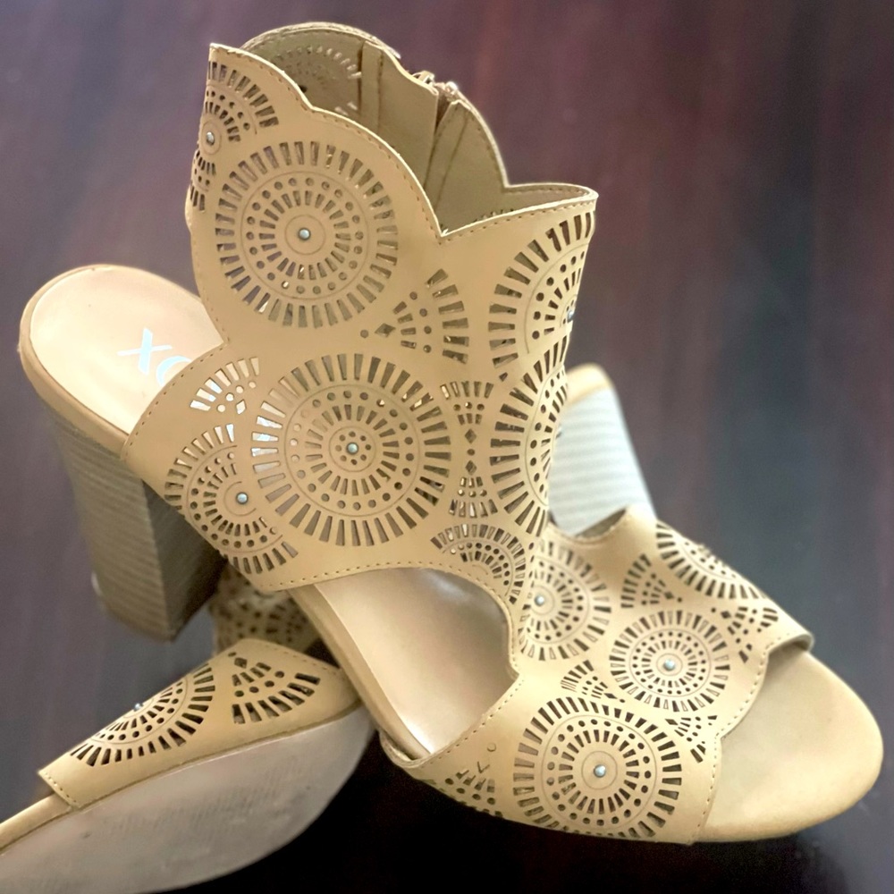 Tan comfortable heels.